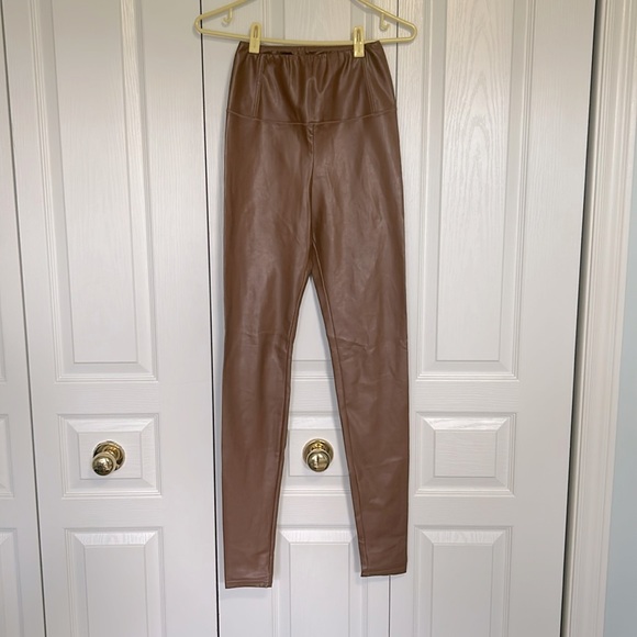 Aritzia Wilfred Daria Colour Cognac Faux Leather Leggings Size Small - Picture 3 of 11